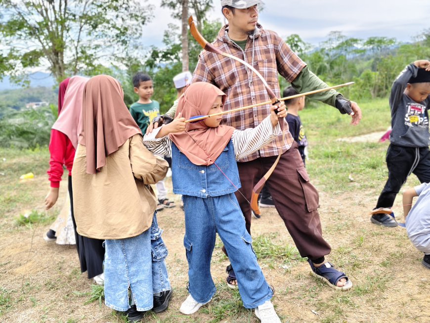 Santri Cendekia Muslim Antusias Ikuti Kelas Panahan